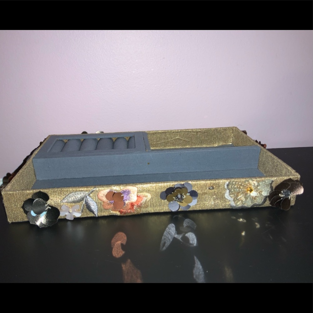 JEWLERY BOX ARTSY